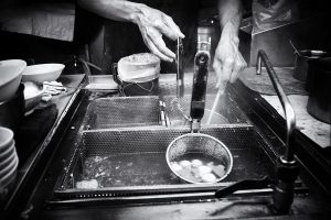 R0000503-Cooking-Noodles